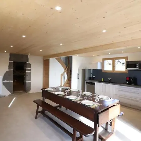 Holiday home Ancien Buron Isole Au Coeur Du Parc Des Volcans, Cheminee, Internet, Jardin, Randonnees - Fr-1-742-543 Le Vaulmier